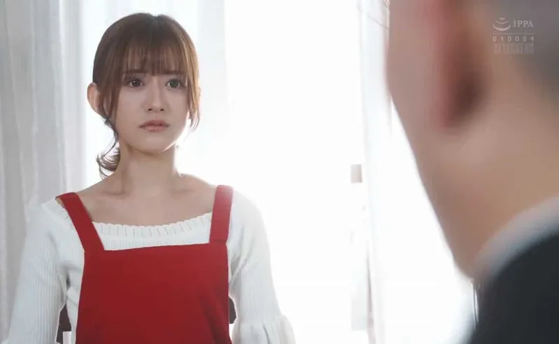 Vợ bán thân chi trả khoản nợ cho chồng yêu suốt một năm mà chồng yêu không hề hay biết