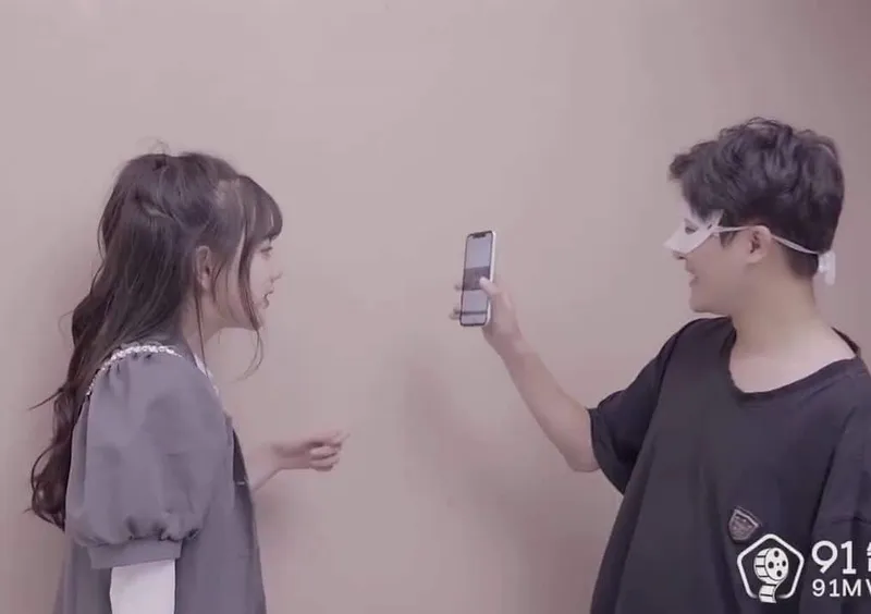 Tống tình em ghệ khi phát hiện clip thẩm du trên điện thoại