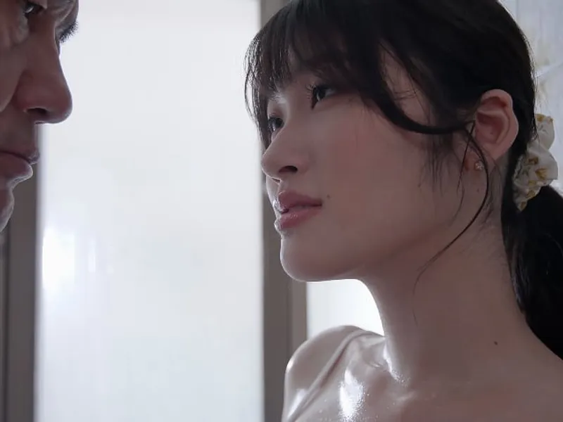 ông xã bỏ bê, người vợ được ông chú giúp thỏa mãn cơn dâm đãng lồn